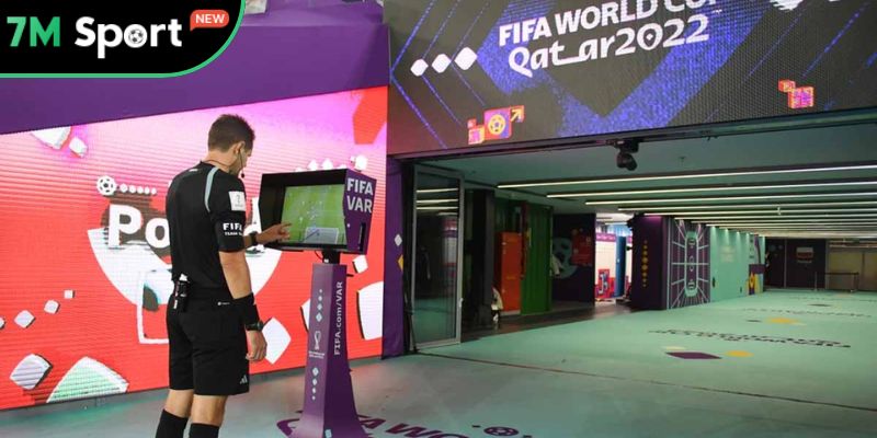 VAR - Những luật mới nhất về trợ lý trọng tài La Liga 9 Luật mới về VAR có các ưu điểm gì đáng chú ý?